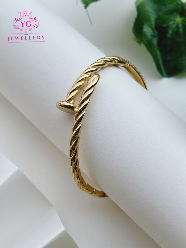Gold plated bracelet