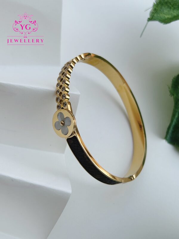 Stainless steel bracelet