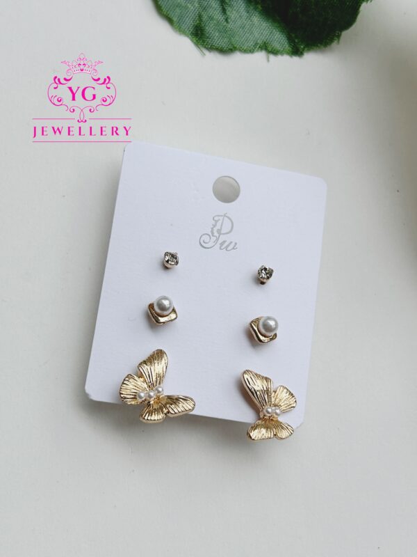 Daily wear earrings